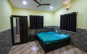 krushnai-holidays-Accommodation-bedroom1